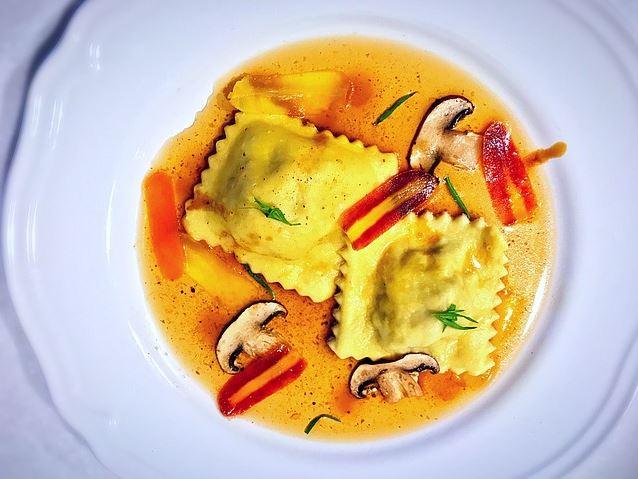 ravioli mit lamm und pilzsauce