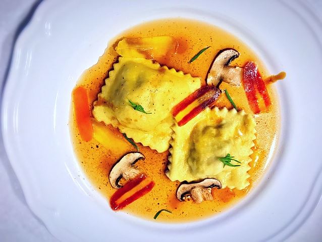 ravioli mit lamm und pilzsauce